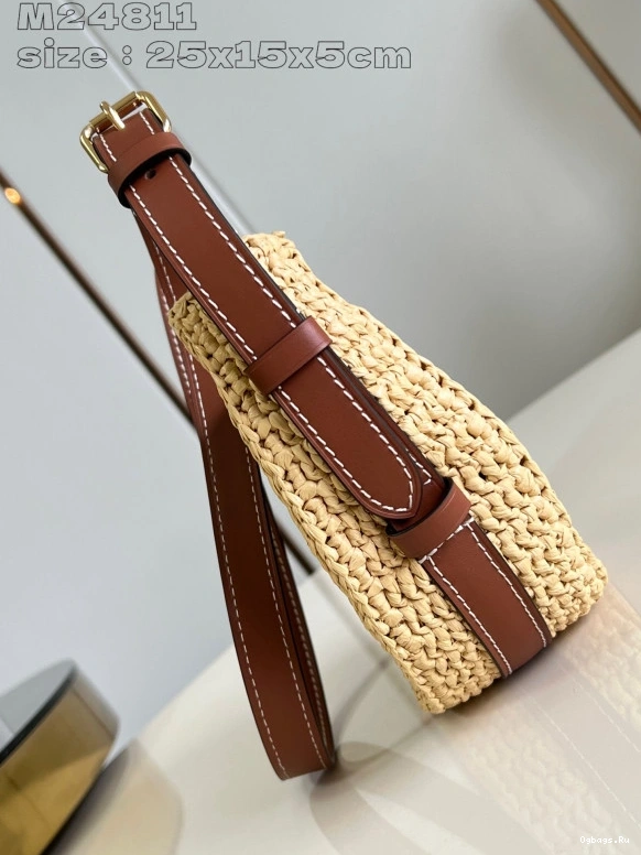 VUITTON LOUIS MM Croissant 1223